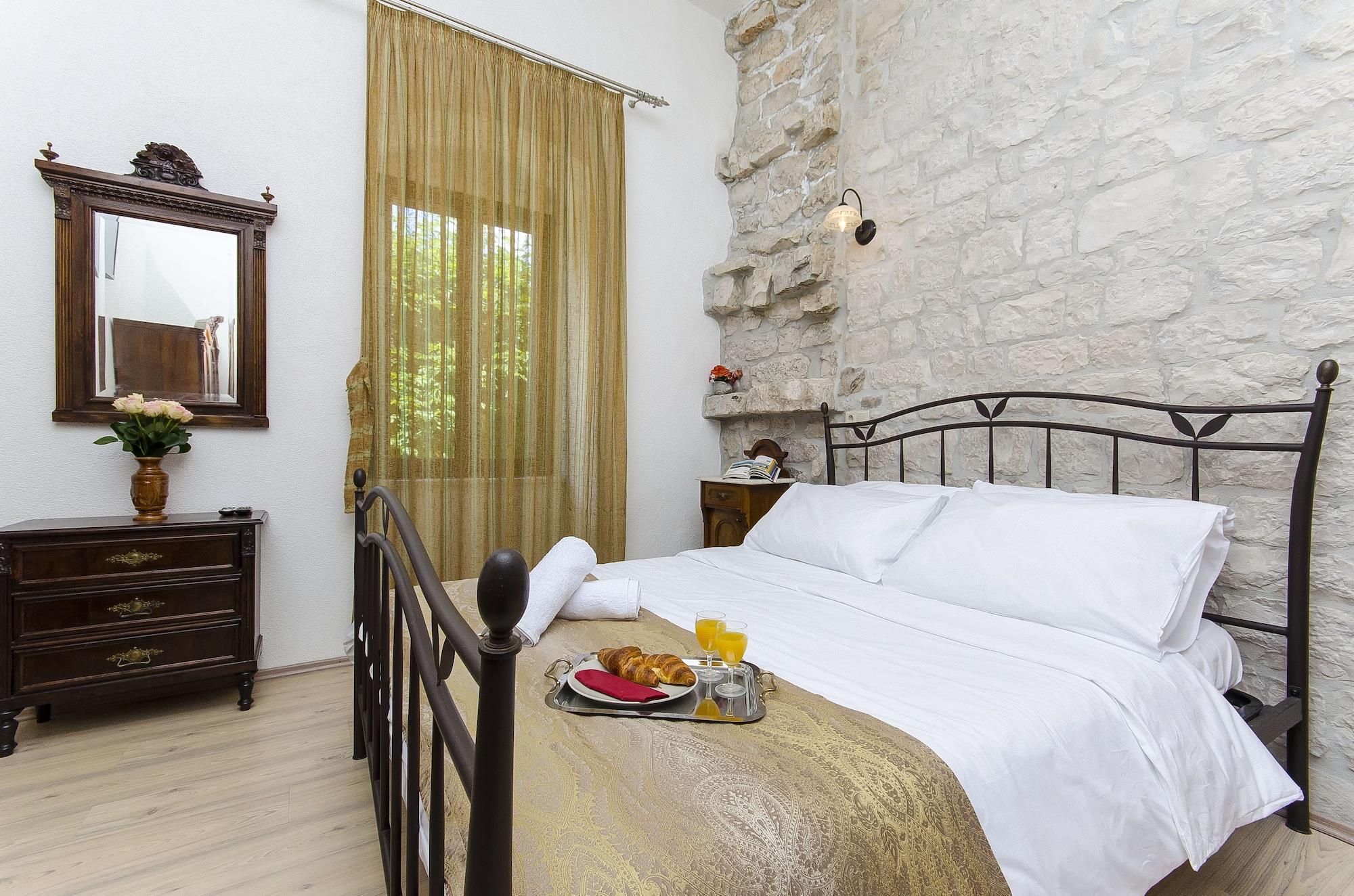 พาเลซ เดรอสซี Bed & Breakfast โตรกีร์ ภายนอก รูปภาพ