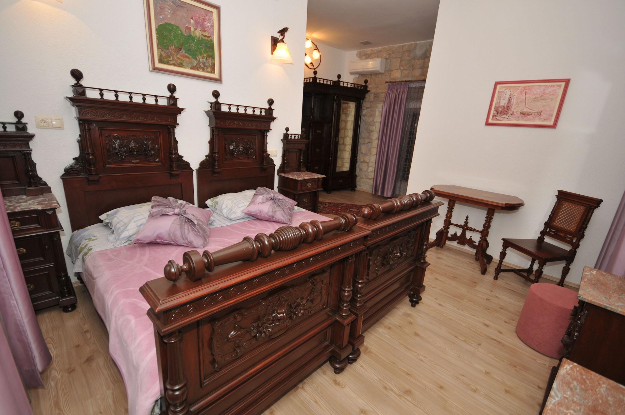 พาเลซ เดรอสซี Bed & Breakfast โตรกีร์ ภายนอก รูปภาพ