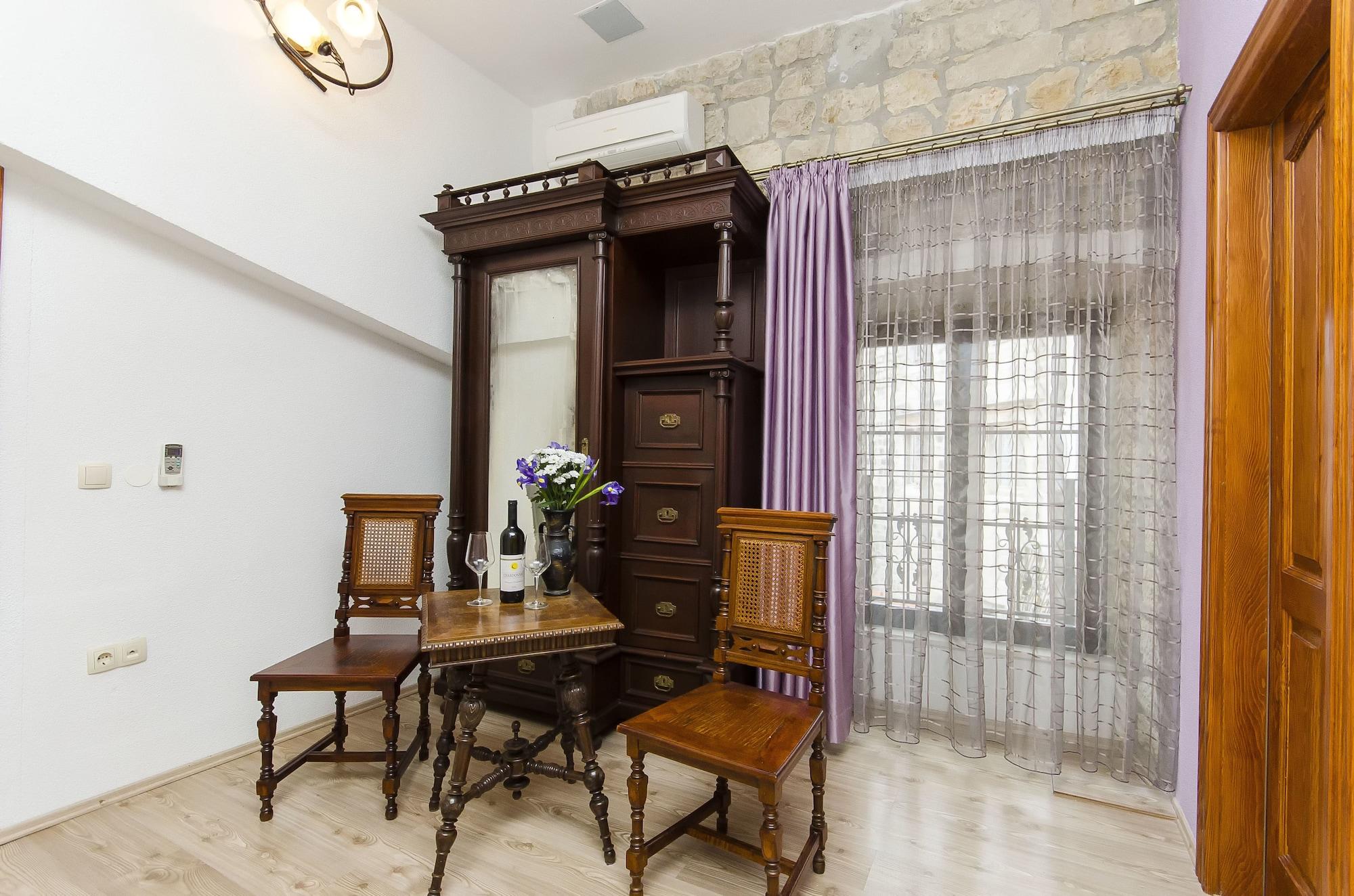 พาเลซ เดรอสซี Bed & Breakfast โตรกีร์ ภายนอก รูปภาพ