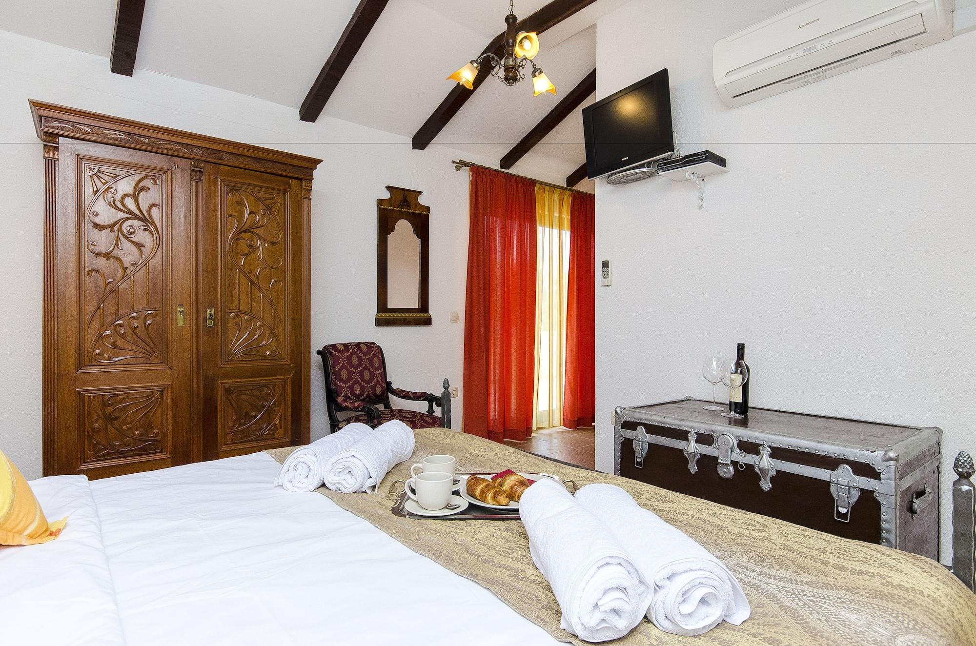 พาเลซ เดรอสซี Bed & Breakfast โตรกีร์ ภายนอก รูปภาพ