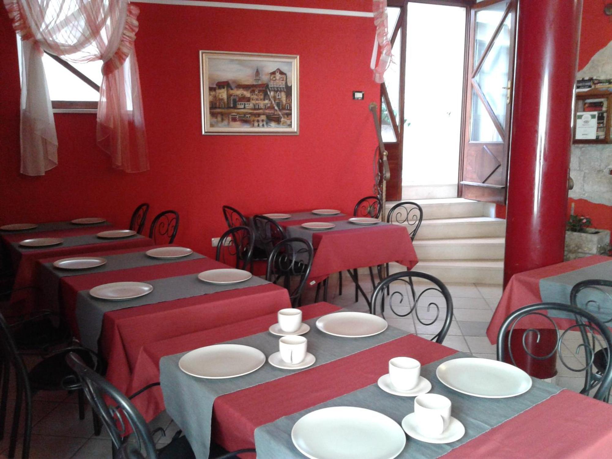 พาเลซ เดรอสซี Bed & Breakfast โตรกีร์ ภายนอก รูปภาพ