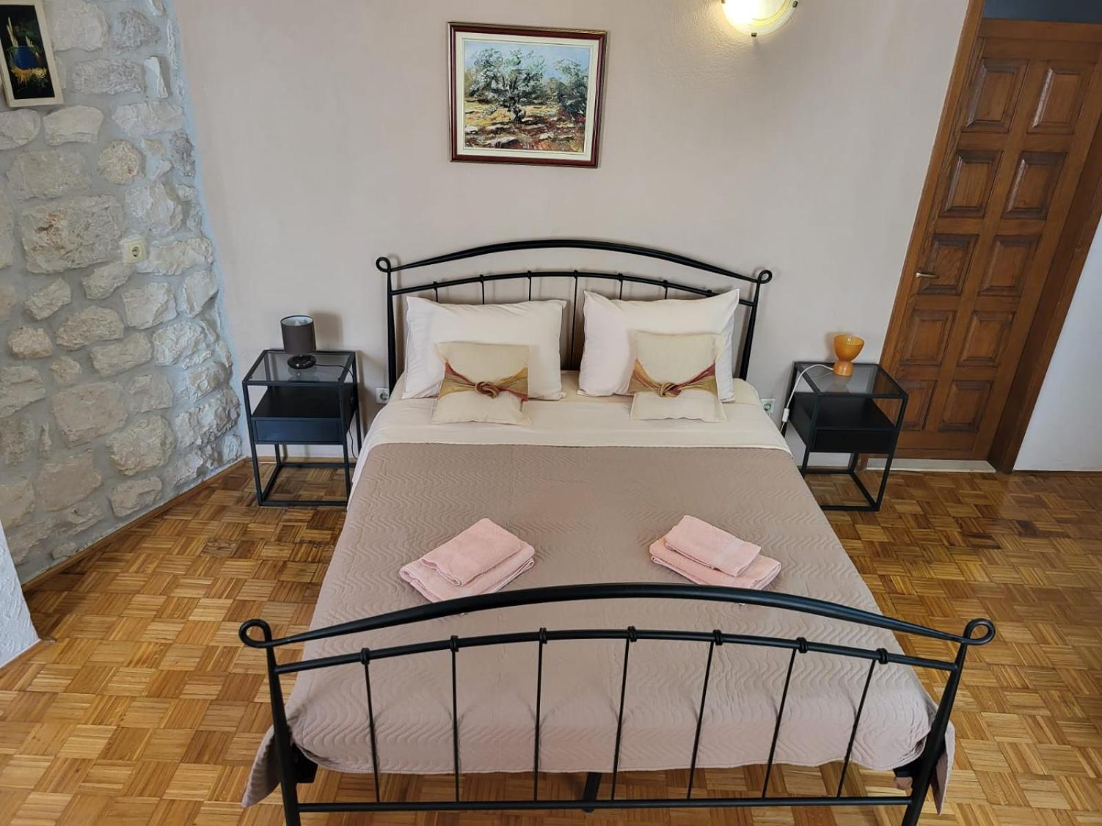 พาเลซ เดรอสซี Bed & Breakfast โตรกีร์ ภายนอก รูปภาพ