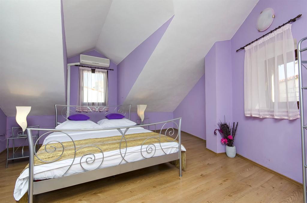 พาเลซ เดรอสซี Bed & Breakfast โตรกีร์ ภายนอก รูปภาพ