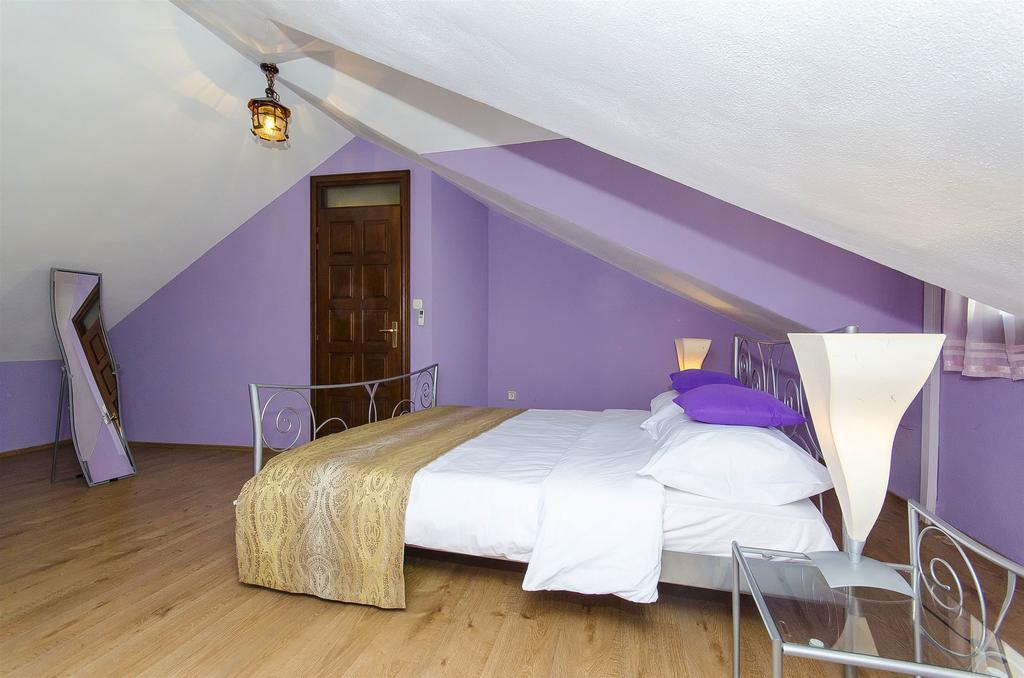 พาเลซ เดรอสซี Bed & Breakfast โตรกีร์ ภายนอก รูปภาพ