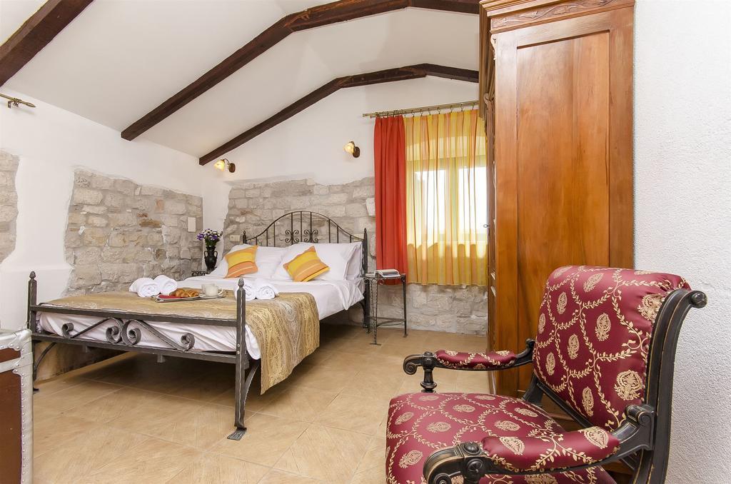 พาเลซ เดรอสซี Bed & Breakfast โตรกีร์ ภายนอก รูปภาพ