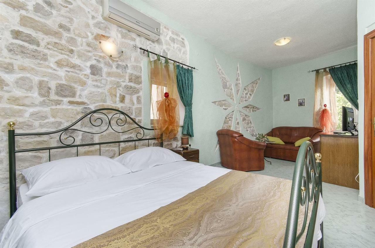 พาเลซ เดรอสซี Bed & Breakfast โตรกีร์ ห้อง รูปภาพ