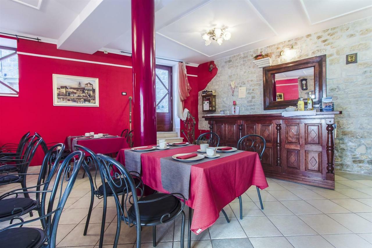 พาเลซ เดรอสซี Bed & Breakfast โตรกีร์ ภายนอก รูปภาพ