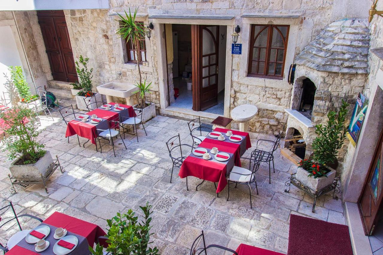 พาเลซ เดรอสซี Bed & Breakfast โตรกีร์ ภายนอก รูปภาพ